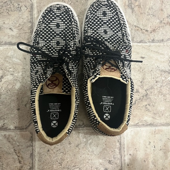 Twisted X Women's Black and White Loper Sneakers - Picture 1 of 11